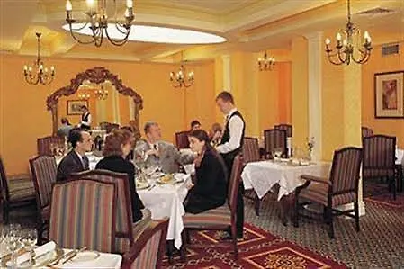 Hotel Buswells 3*