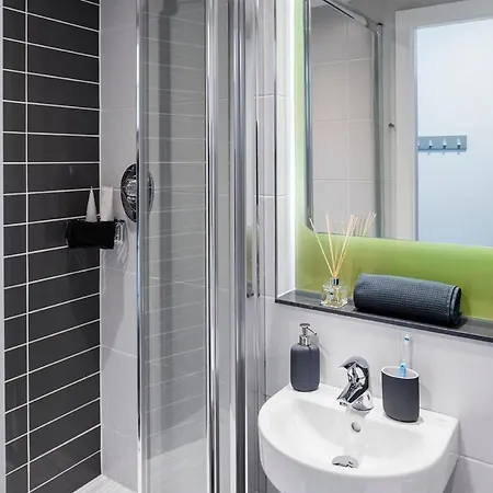 Zeni Ensuite, In The Vibrant Docklands Gasthof
