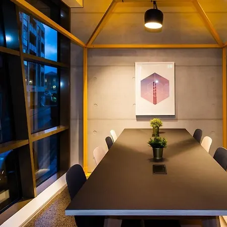 Lägenhetshotell Staycity Castle 4*