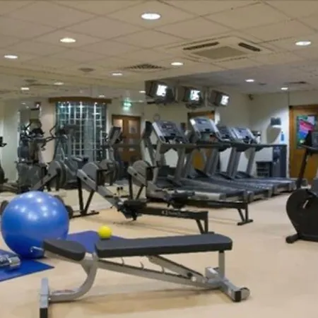 מלון Camden Court