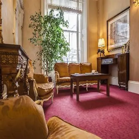 Albany House Hotel 3*