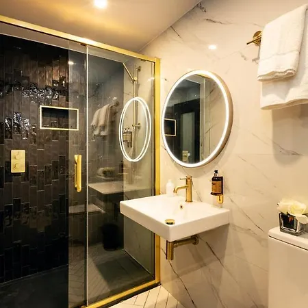 فندق The Ferryman Townhouse 2*