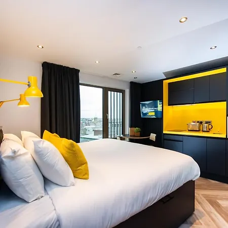 Lägenhetshotell Staycity Castle 4*