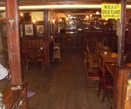 The Ferryman Townhouse فندق 2*
