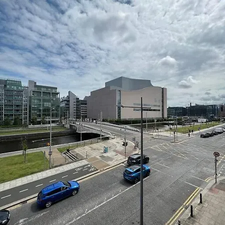 Stylish Flat With River View * Dublin