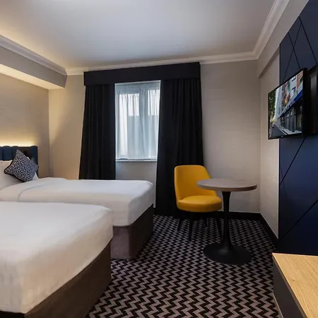 Academy Plaza Hotel