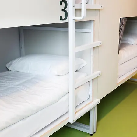 Hostal Clink I Lar