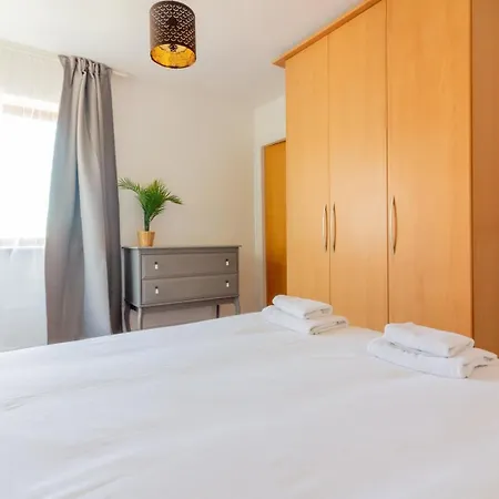 Апартаменты Guestready - Modern By Pheonix Park