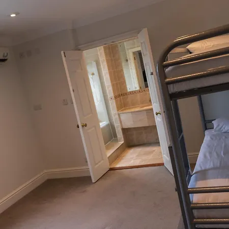 The Dawson - Hostel
