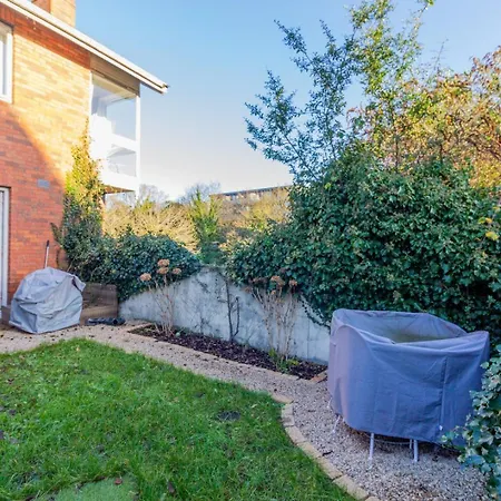 Gasthof Guestready - Tranquil Retreat In Chapelizod