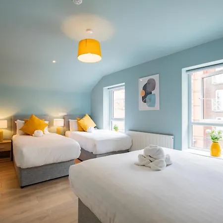 The Large Group House -sleeps 21 Дом отдыха *
