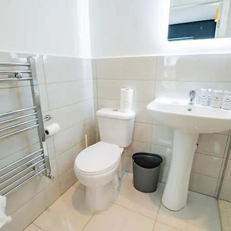 The Large Group House -sleeps 21 Дом отдыха Дублин