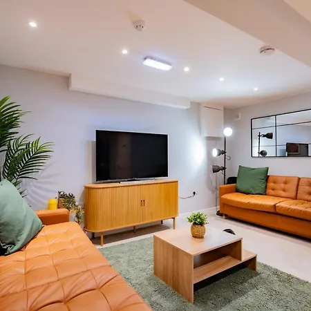 Дом отдыха The Large Group House -sleeps 21 *