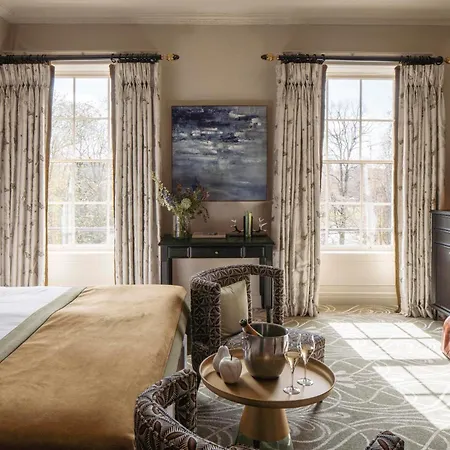 Townhouse On The Hotel 4*