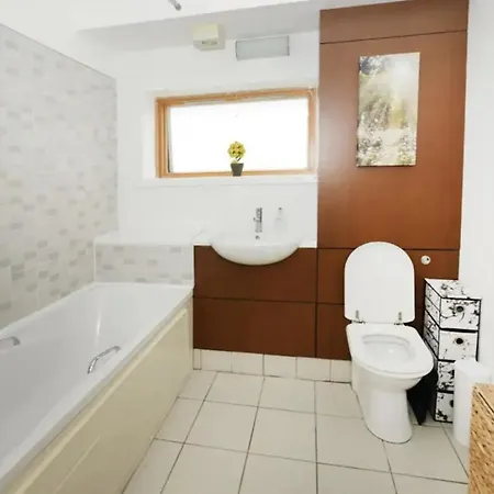 Bright 2bd Flat With Private Balcony - Dublino