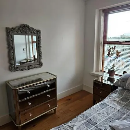 アパート Spacious 3-bedroom In Vibrant 8 ダブリン