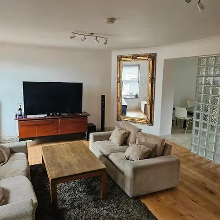 アパート Spacious 3-bedroom In Vibrant 8