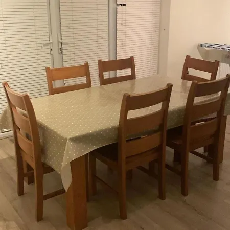 Private Single Bedroom In Beautiful House Pansiyon