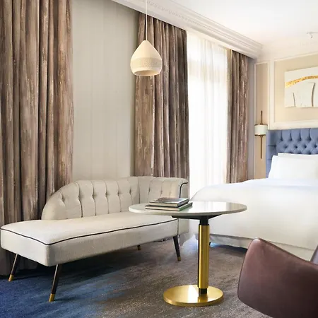 מלון The College Hotel, Autograph Collection