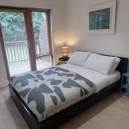 Elegantly Refurbed 2bd In Shankill - 3km From Bray Apartamento