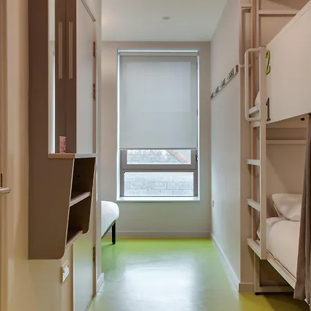 Hostal Clink I Lar