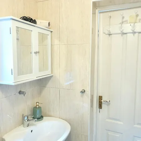 Centre D1 - 2 Bedroom Spacious Modern Duplex House * 더블린