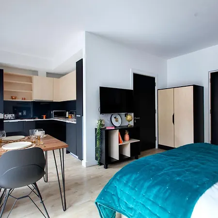 Yugo Dominick Place * Dublin