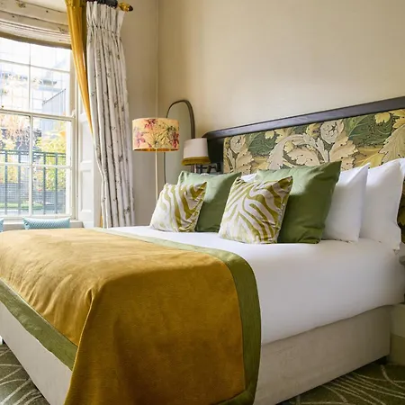Townhouse On The 4* Dublin