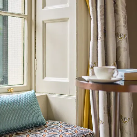Townhouse On The 4* Dublin