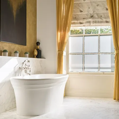 Townhouse On The 4*