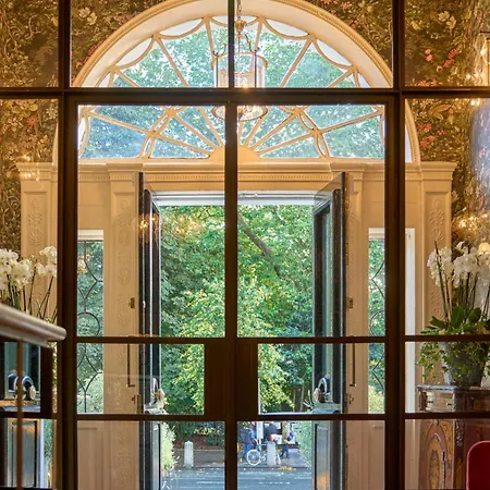 Townhouse On The 4* Dublin