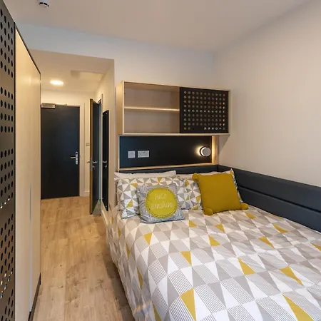 Yugo Dominick Place Apartment *
