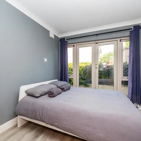 Cosy 2-bedroom Near Airport * 都柏林