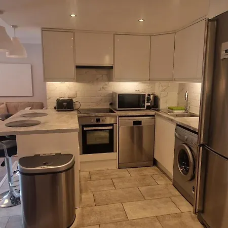 Upgraded & Slick 2bd Heart Of At Christchurch Дублин