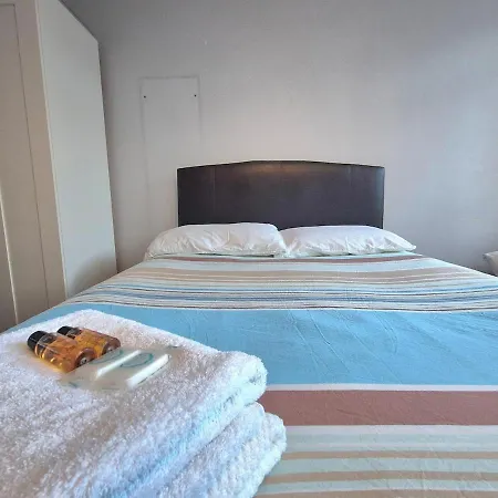 Temple Bar 3 Bedroom 2 Bathroom * 더블린