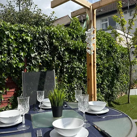 Superb Triple Near Airport - 4 Gæstehus Dublin