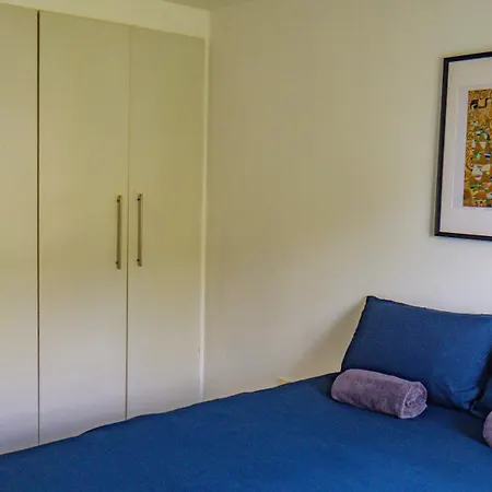 Comfortable 2-bedroom Near Airport Apartamento Dublin