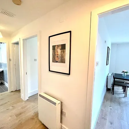 Apartamento Comfortable 2-bedroom Near Airport