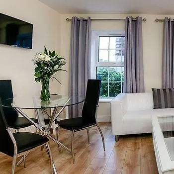 Amberley House By Thekeycollections Lägenhetshotell 3*
