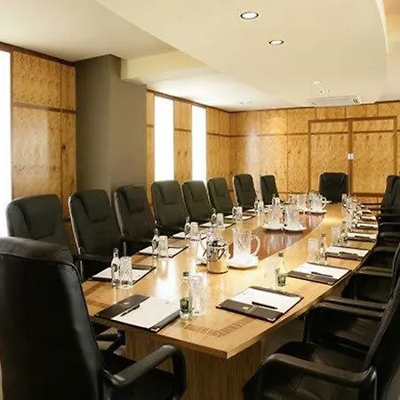 Hotel Buswells 3*