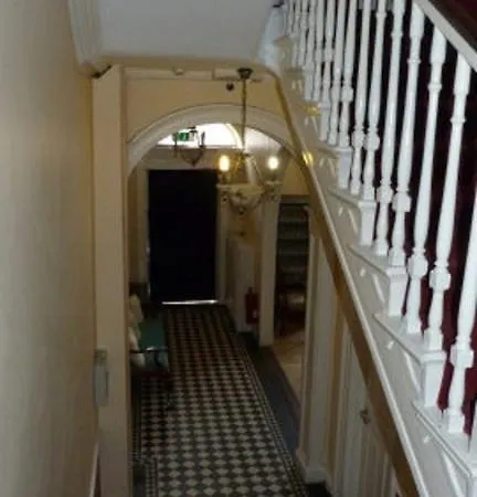 Adelphi Vendégház 2*