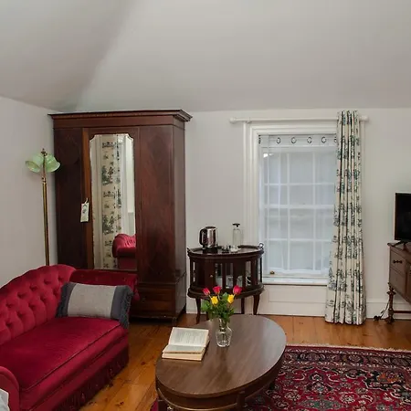 The Historical Harcourt Guest house