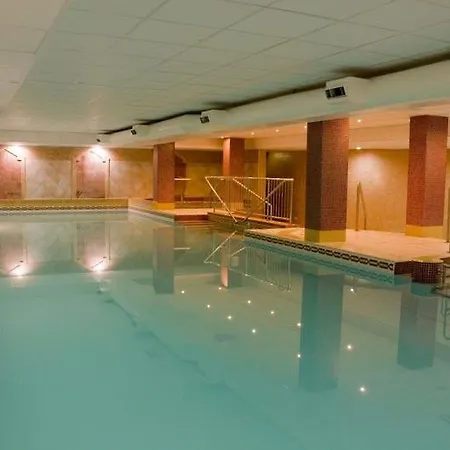 מלון Camden Court