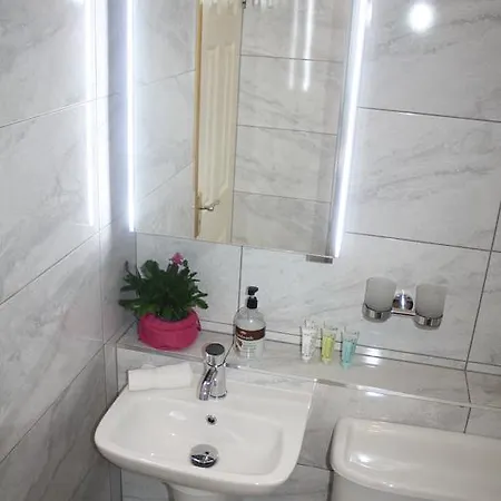 Almanii Bed & Breakfast 3*