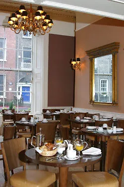 Albany House 3*