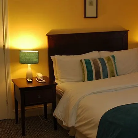 Uppercross House Otel 3*
