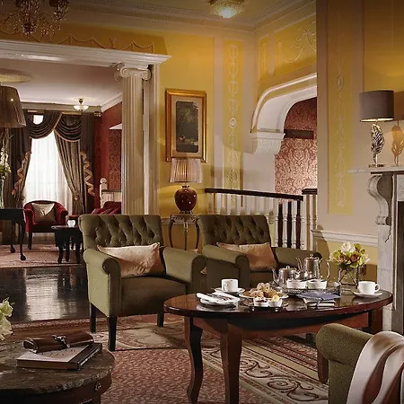 Buswells Hotel