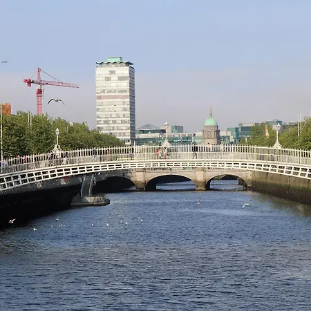 Baggot Court Townhouse Hotel