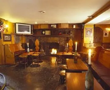 Otel Uppercross House