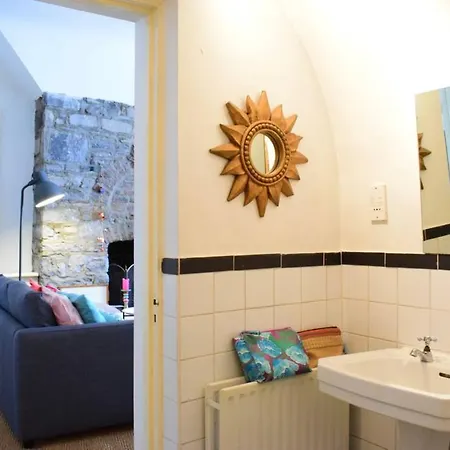 1 Bedroom In Centre Location Lejlighed *